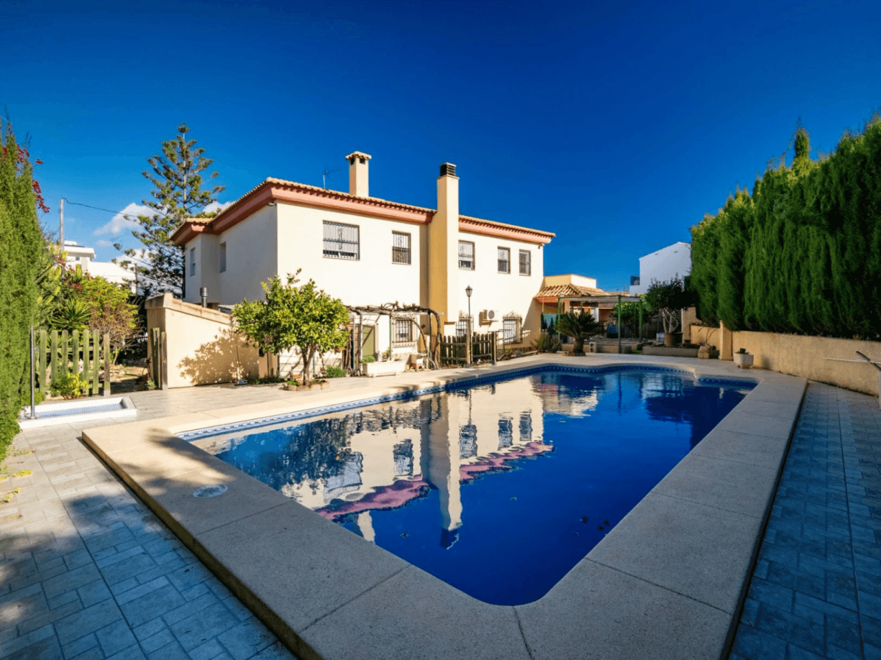 Chalet med 5 rom til salgs i L'Albir, Alfaz del Pi