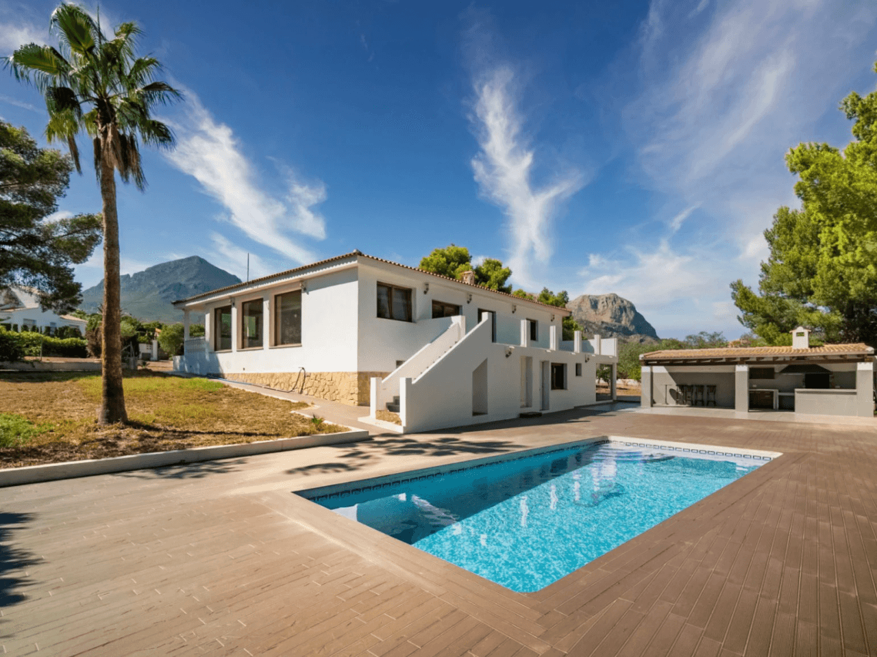 Villa con 3.000m2 de Parcela Reformada en Panorama, La Nucia