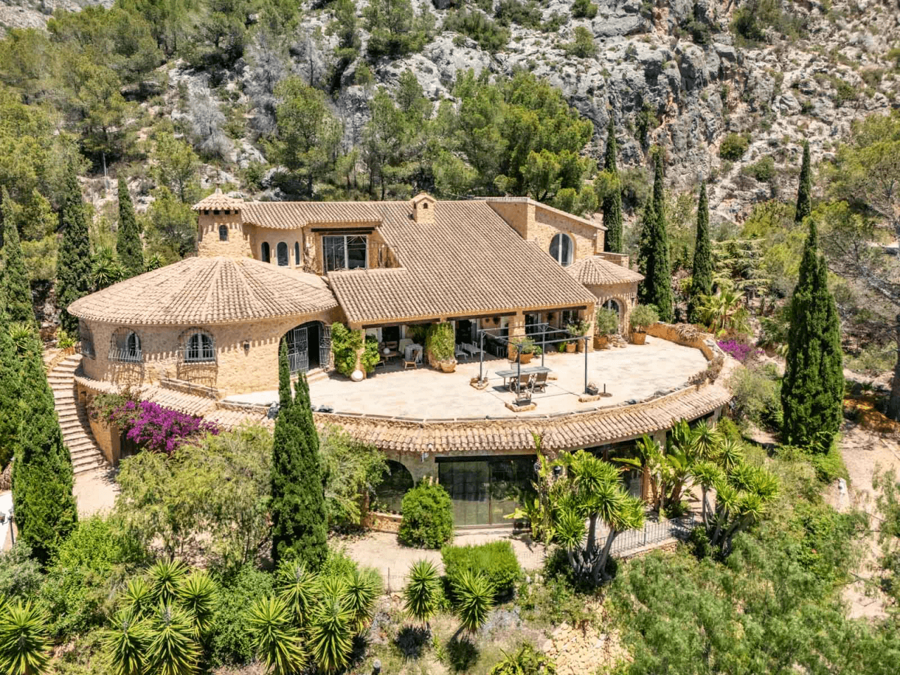 Castillo Mediterráneo con Vistas al Mar y Montaña en Finestrat Pueblo