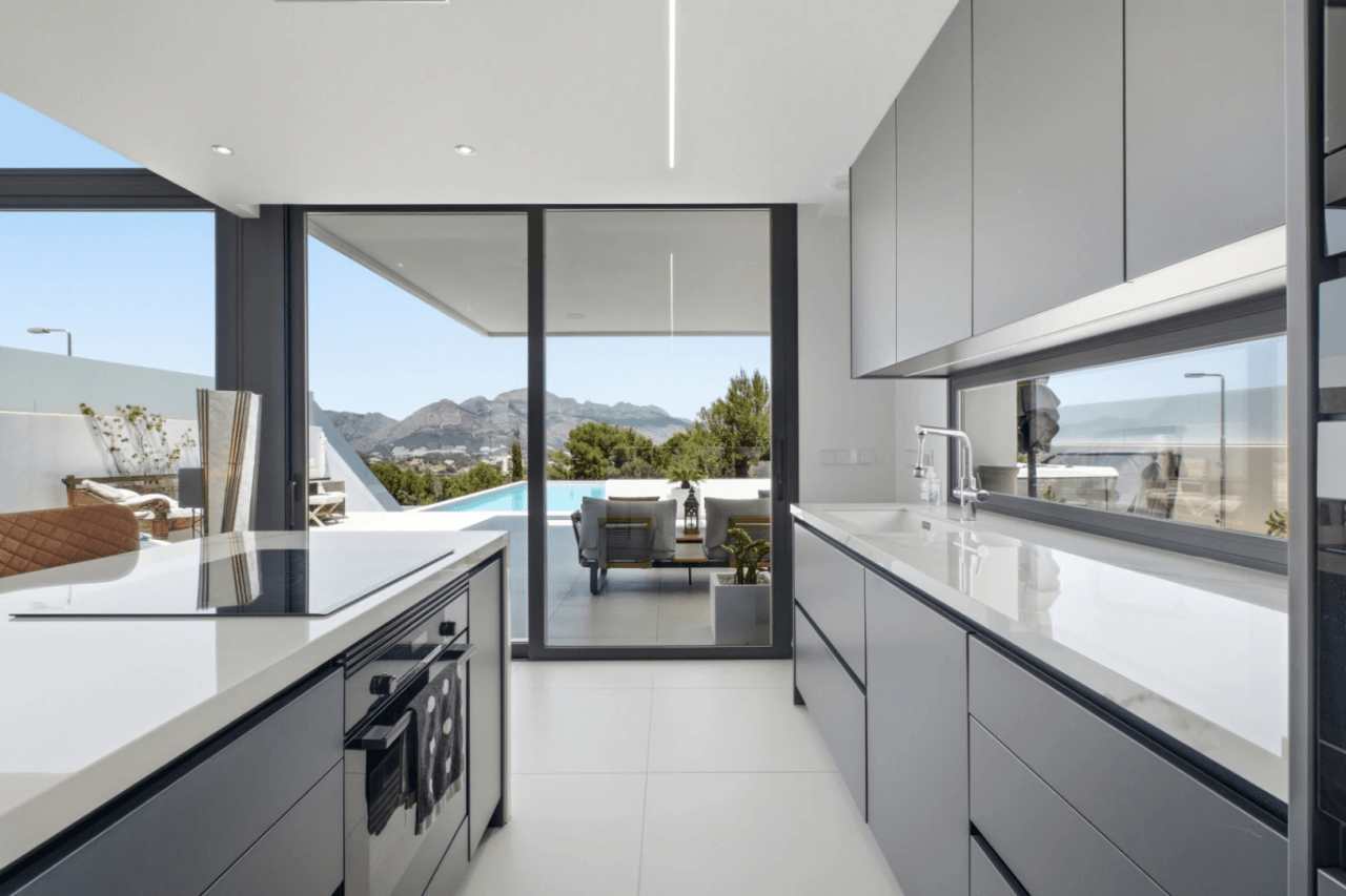 Villa en Venta Polop: 3 dormitorios y piscina privada