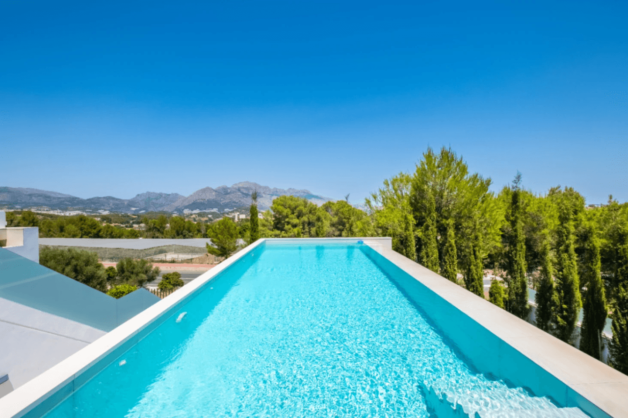 Villa en Venta Polop: 3 dormitorios y piscina privada