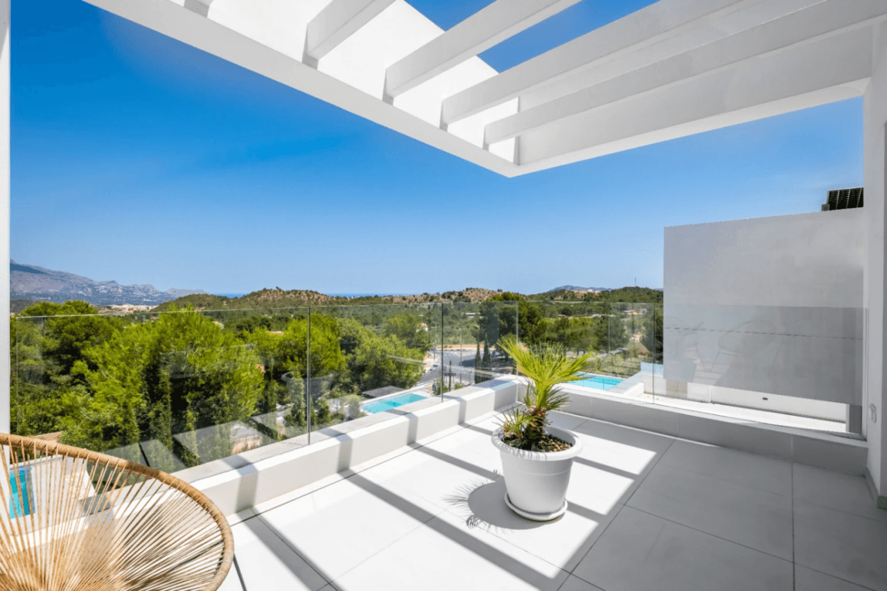Villa en Venta Polop: 3 dormitorios y piscina privada