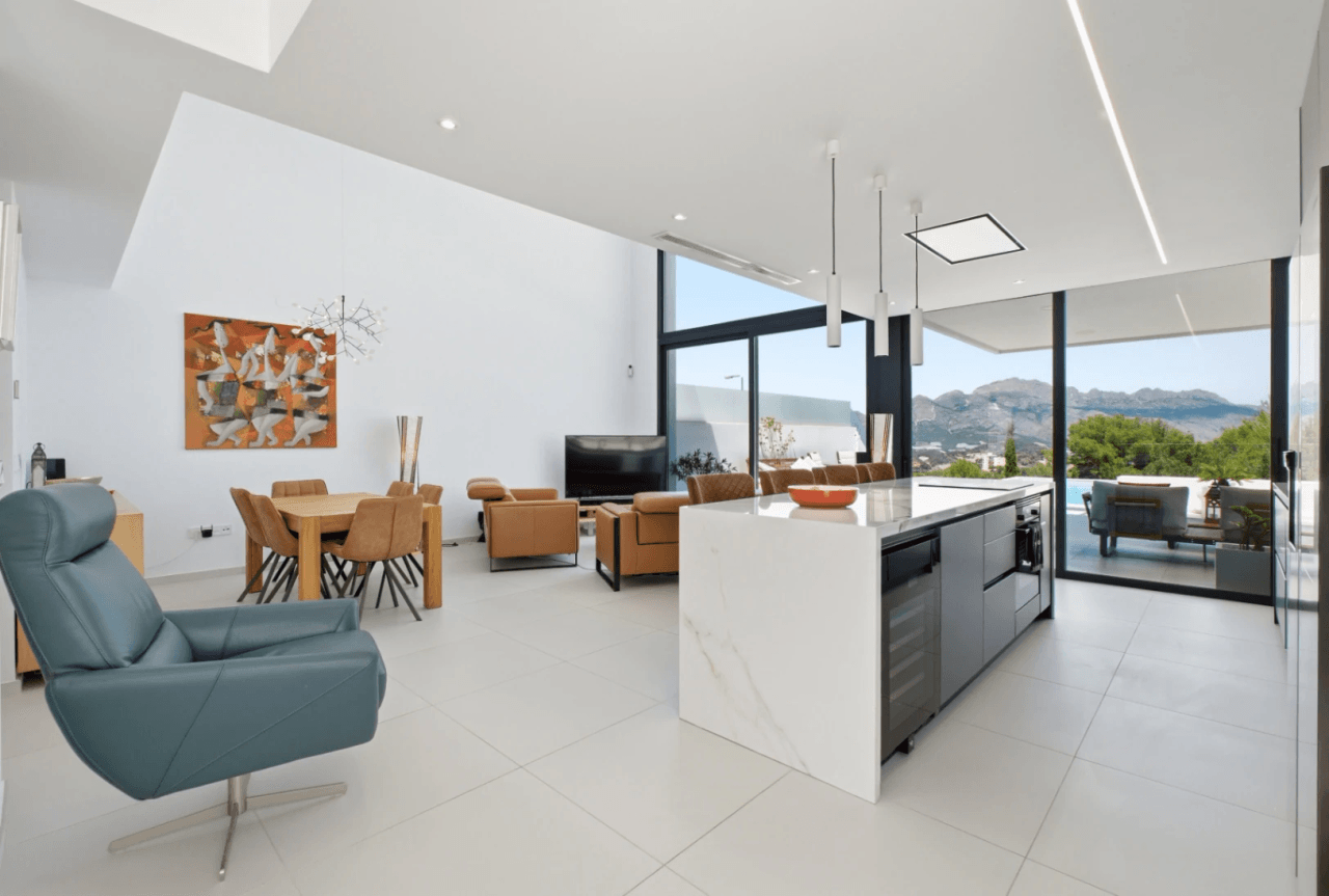 Villa en Venta Polop: 3 dormitorios y piscina privada