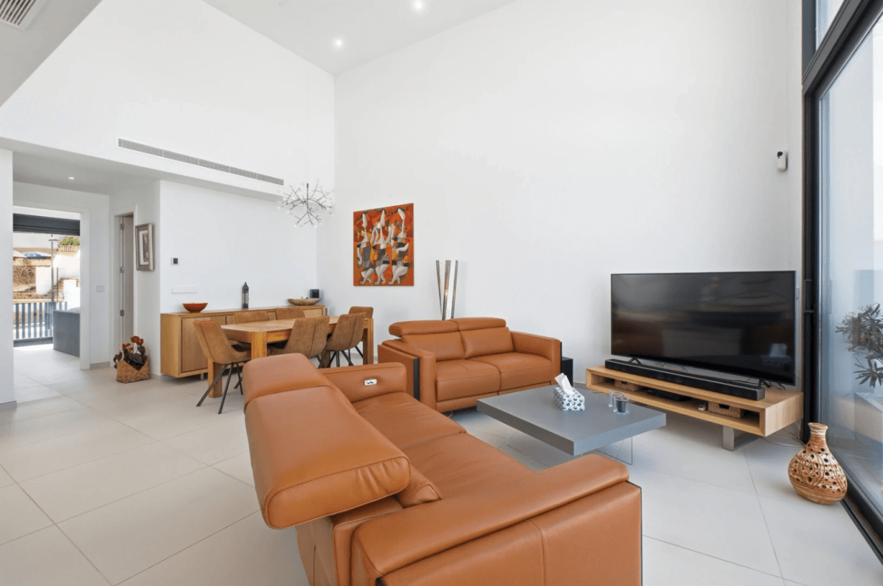 Villa en Venta Polop: 3 dormitorios y piscina privada