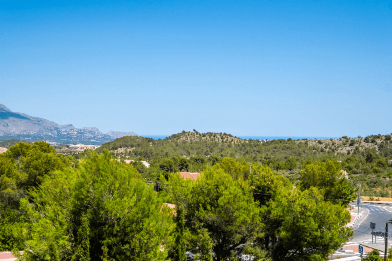 Villa en Venta Polop: 3 dormitorios y piscina privada