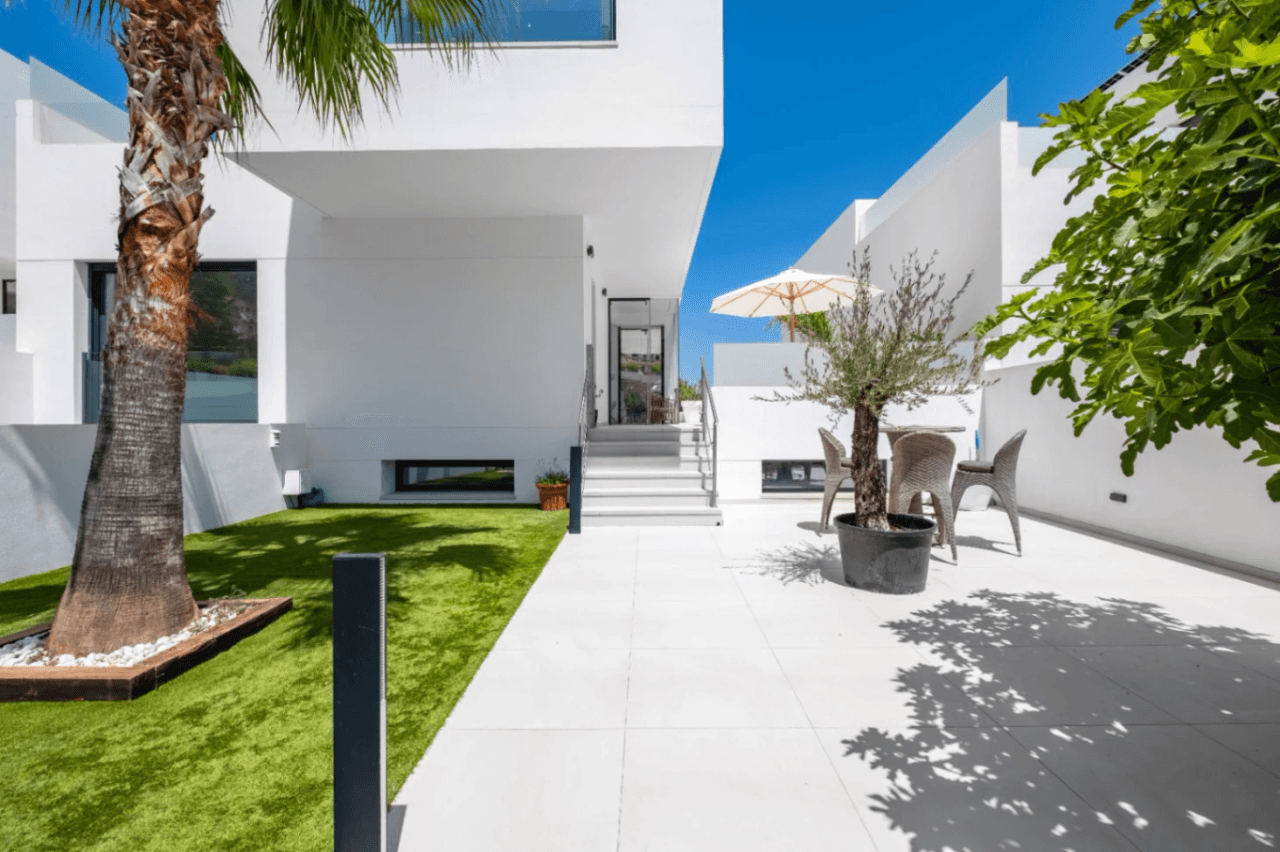 Villa en Venta Polop: 3 dormitorios y piscina privada