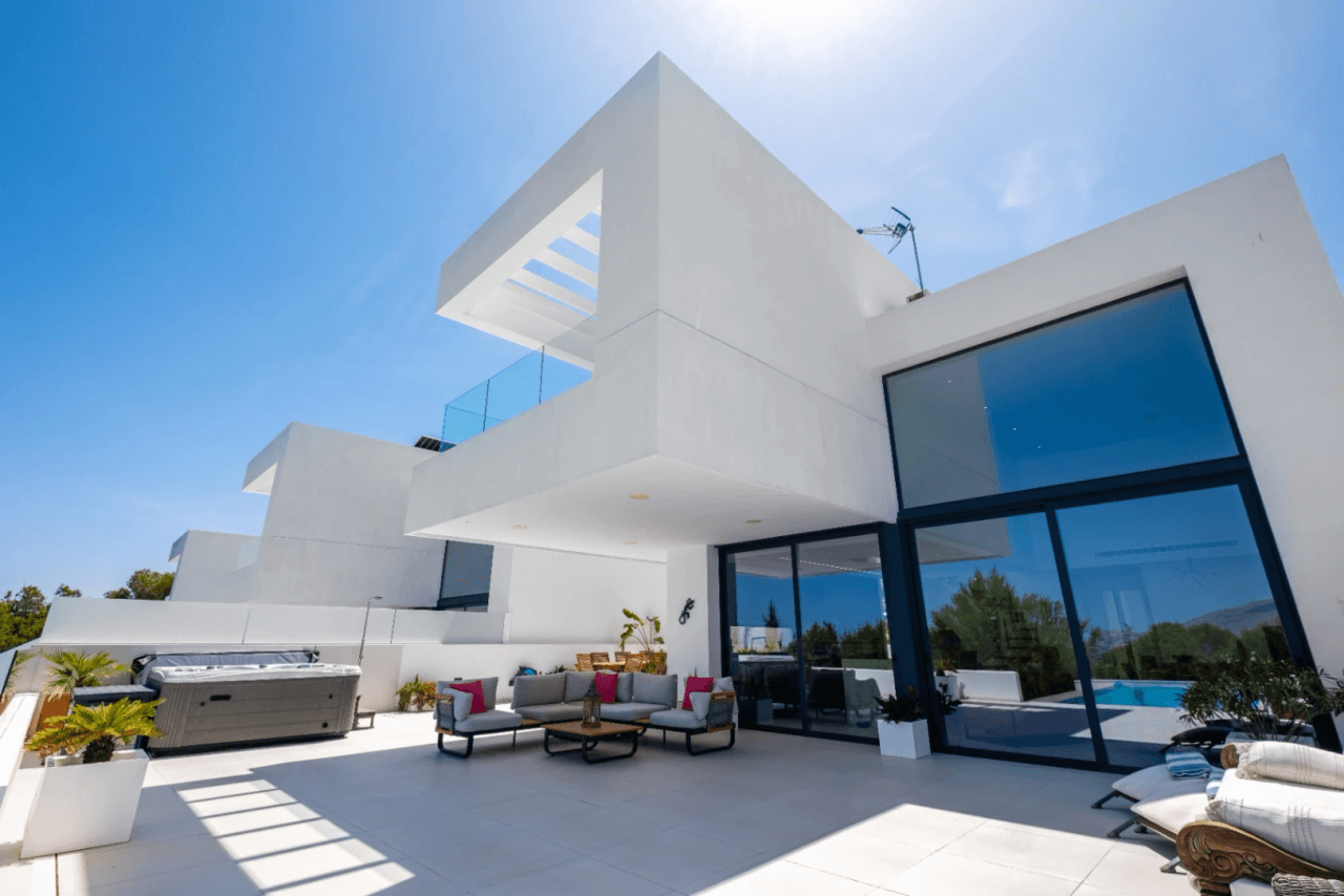 Villa en Venta Polop: 3 dormitorios y piscina privada