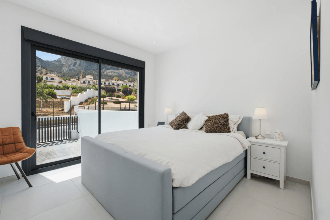 Villa en Venta Polop: 3 dormitorios y piscina privada