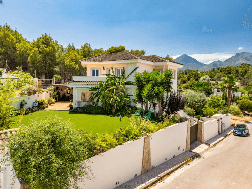 Villa con Vistas al Mar en Foia Blanca, Alfaz del Pi